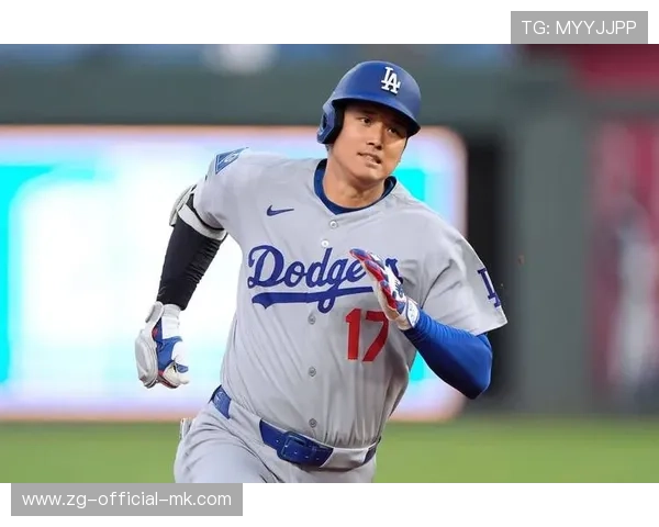 【大谷翔平闪耀赛场】双向球员大谷翔平助队取胜，大谷翔平很有钱吗